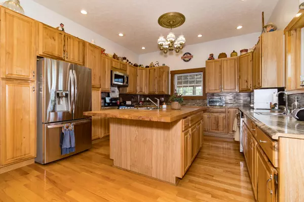 Campton, KY 41301,1522 Johnson Fork Road