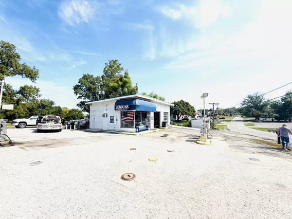 Burgin, KY 40330,102 Pleasant Hill