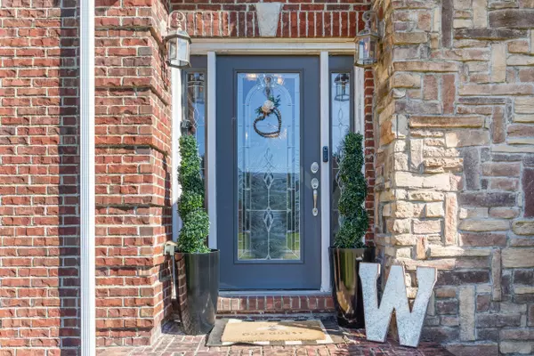 Winchester, KY 40391,208 Royal Oak Drive