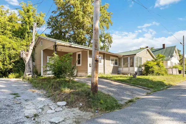 Greensburg, KY 42743,107 N McCullum Avenue