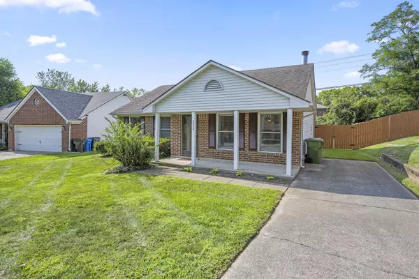 Lexington, KY 40513,2528 Ashbrooke Drive