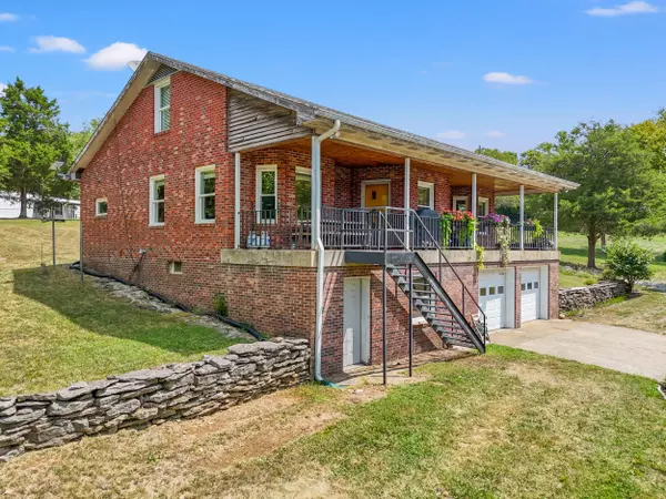 Versailles, KY 40383,999 Fords Mill Road
