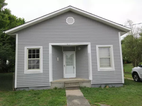 Irvine, KY 40336,611 Broadway Street