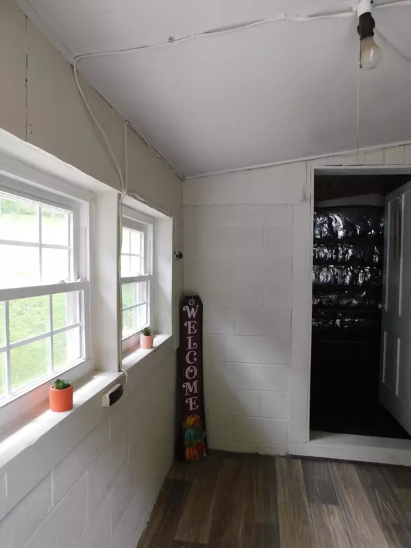 Wallins, KY 40873,930 Terry's Fork Road