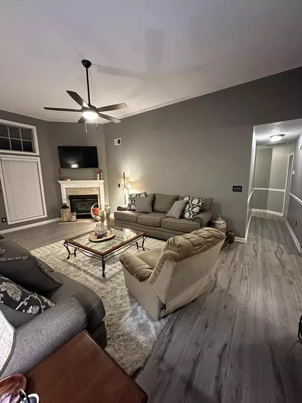 Midway, KY 40347,105 Carriage Lane