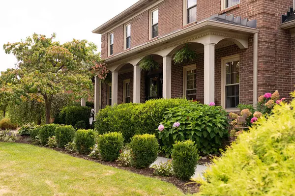 Lexington, KY 40515,2204 Woodburn Hall Road