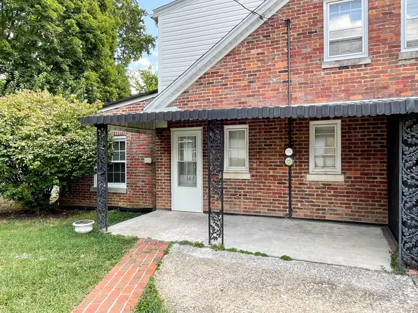 Lexington, KY 40511,305-307 Hillsboro Avenue