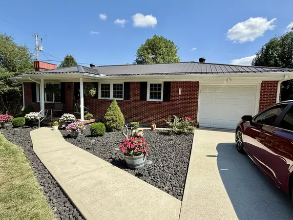 Stearns, KY 42647,933 Lower Shirt Factory Road