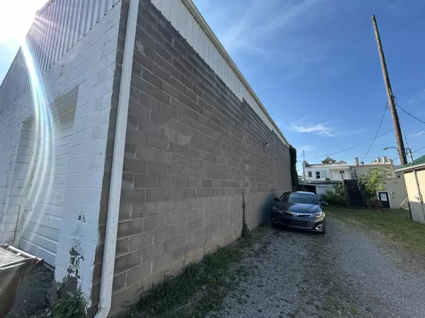 Springfield, KY 40069,150 & 152 N Walnut Street