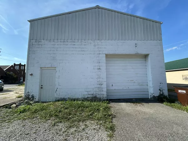 Springfield, KY 40069,150 & 152 N Walnut Street