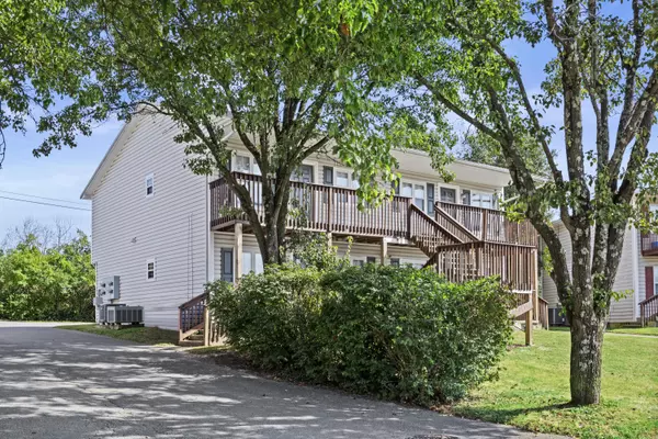 Nicholasville, KY 40356,190-196 Grinder Court