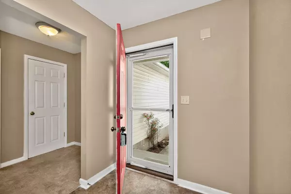 Lexington, KY 40511,2725 Trailwood Lane