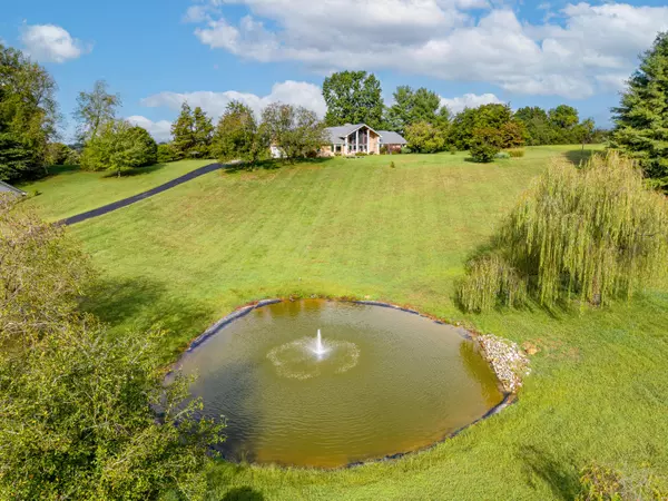 233 Waitsboro Landing, Bronston, KY 42518