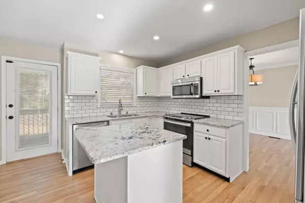 Lexington, KY 40509,837 Broadmoor Circle