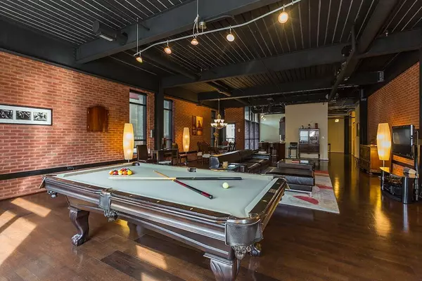 Lexington, KY 40507,525 W Main Street #215