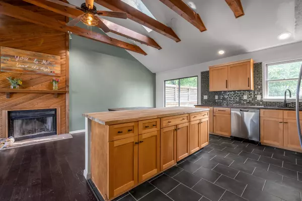 Lexington, KY 40517,3712 Von Sneidern Court