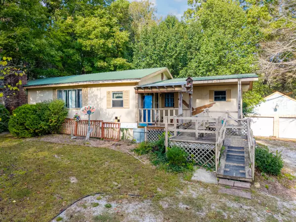 Pine Knot, KY 42635,708 Muddy Branch Road