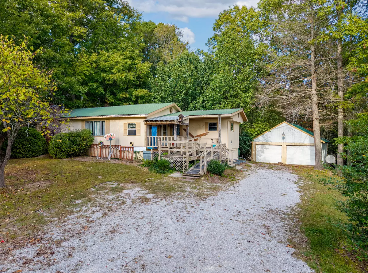 Pine Knot, KY 42635,708 Muddy Branch Road