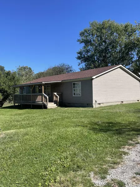 2135 Bonds Pike, Stamping Ground, KY 40379