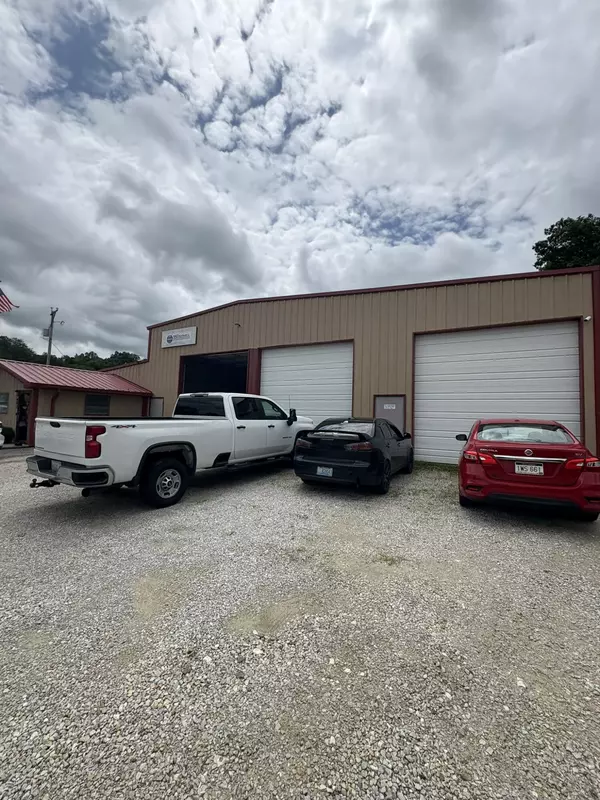 Ashland, KY 41102,360 & 402 S Big Run Road