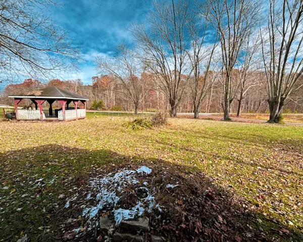 Mt Vernon, KY 40456,38 Mule Lane