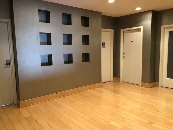 Lexington, KY 40502,1055 Dove Run Road #213