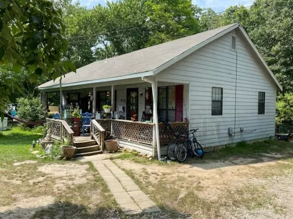 205 Orchard Street, Raymondville, MO 65555