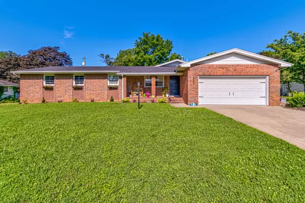 2231 S Oak Grove AVE, Springfield, MO 65804