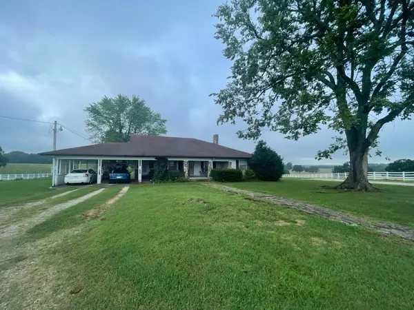 716 F HWY, Koshkonong, MO 65692