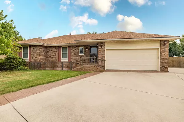 3348 S Kings AVE, Springfield, MO 65807