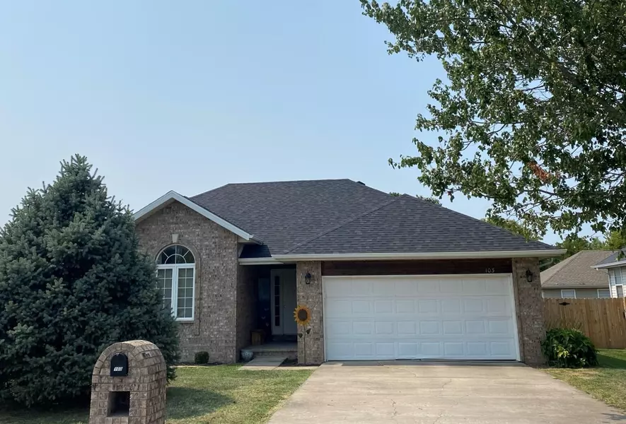 103 N Westminster DR, Nixa, MO 65714