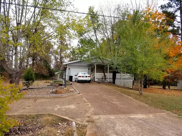 Horseshoe Bend, AR 72512,502 Red Oak Lane