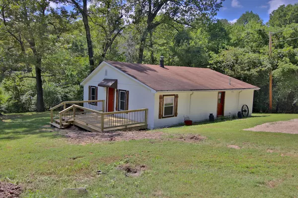 332 Earl Street, Thayer, MO 65791