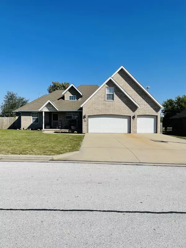 110 Deer Run, Willard, MO 65781