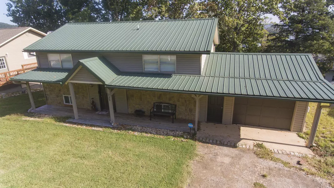 335 Bonanza DR, Kimberling City, MO 65686