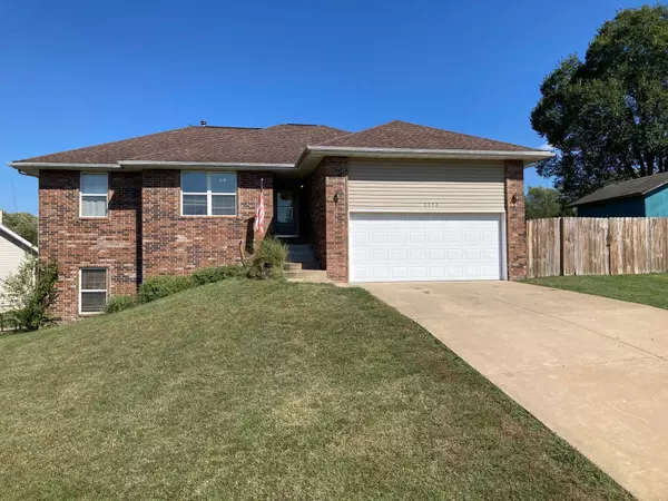 3372 S Valley View DR, Springfield, MO 65807