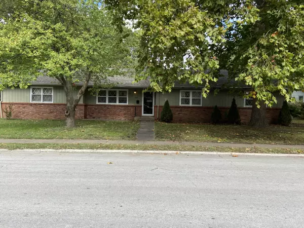 1111 W Edgewood ST, Springfield, MO 65807