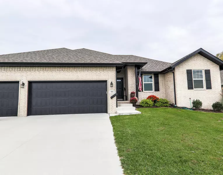 816 E Purple Martin ST, Nixa, MO 65714