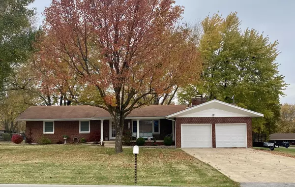 Marshfield, MO 65706,611 N Locust ST