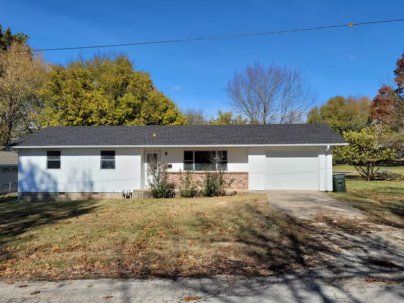 302 W Adams ST, Pierce City, MO 65723