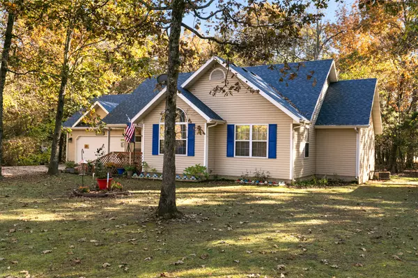 Marshfield, MO 65706,233 Timber Oak DR