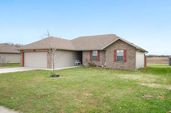 135 Deer Run ST, Rogersville, MO 65742