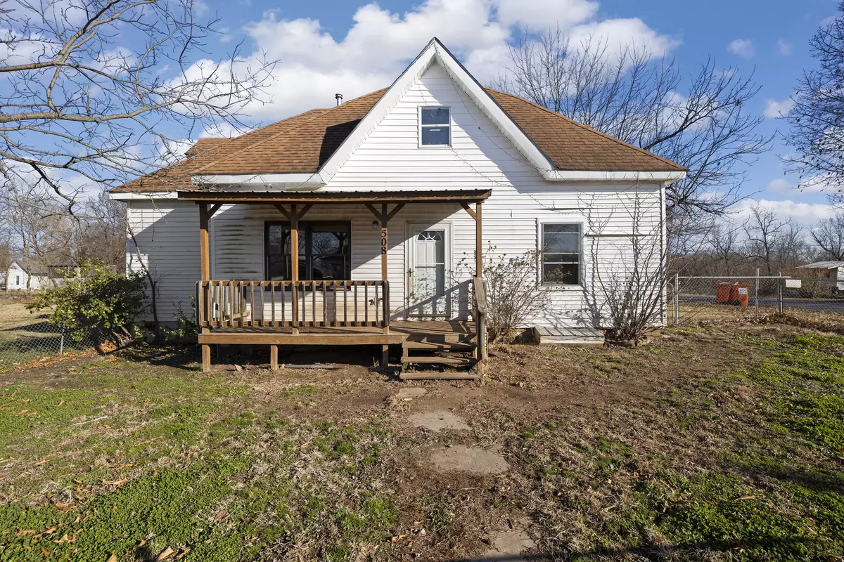 Ash Grove, MO 65604,508 W Cave ST