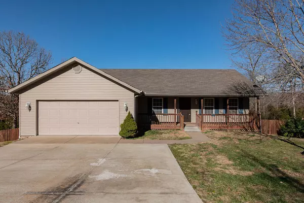 51 Wright RD, Reeds Spring, MO 65737