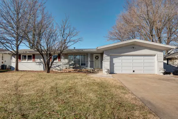 2629 S Stewart AVE, Springfield, MO 65804