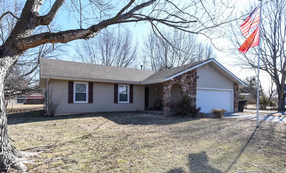 5257 S Old Wire RD, Battlefield, MO 65619