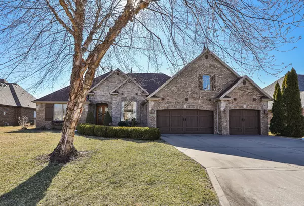 3248 W Rivulet Pass, Springfield, MO 65810