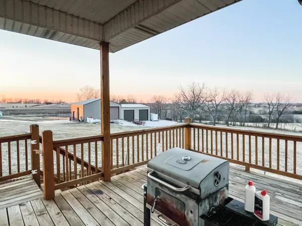 Ozark, MO 65721,237 Green Oaks DR