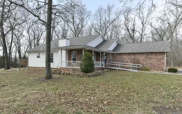 Bolivar, MO 65613,1114 Oak Ridge LN