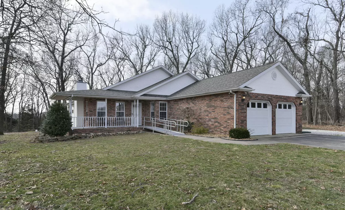 Bolivar, MO 65613,1114 Oak Ridge LN